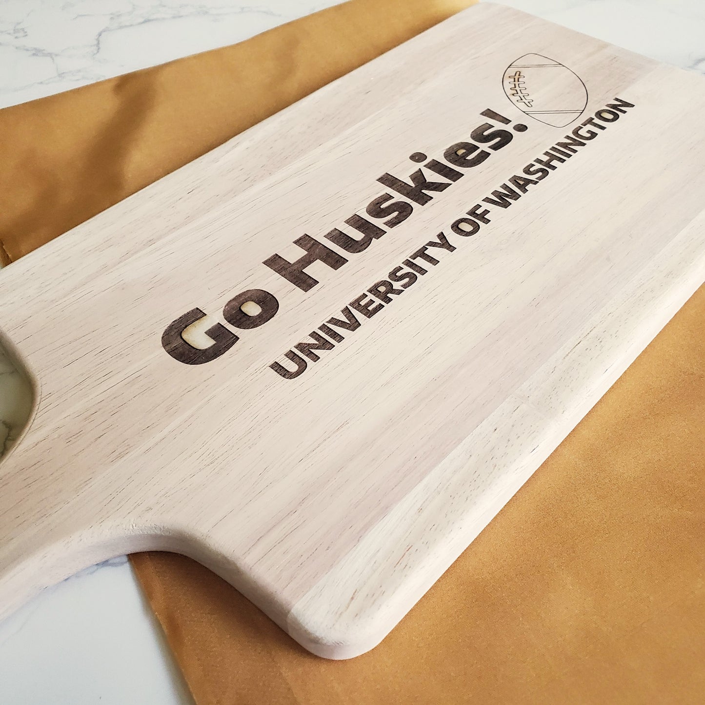 Tablero de madera para embutidos - Saludos de la mascota universitaria